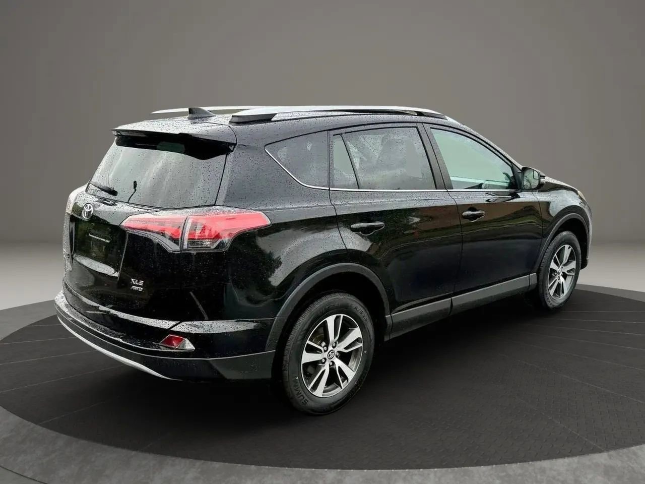 Used 2016 Toyota RAV4 XLE image 4