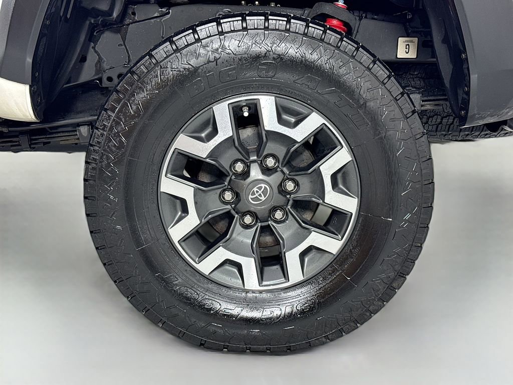 Used 2020 Toyota Tacoma TRD Off-Road w/ Advanced Technology Package image 12