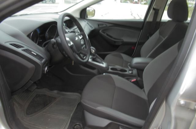 Used 2012 Ford Focus SE image 3