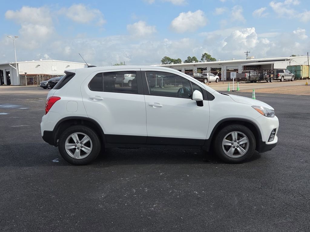 Used 2022 Chevrolet Trax LS w/ Tint and Cruise Package FWD image 7