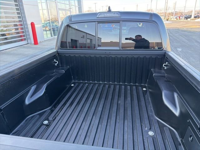 Certified 2022 Toyota Tacoma SR image 9