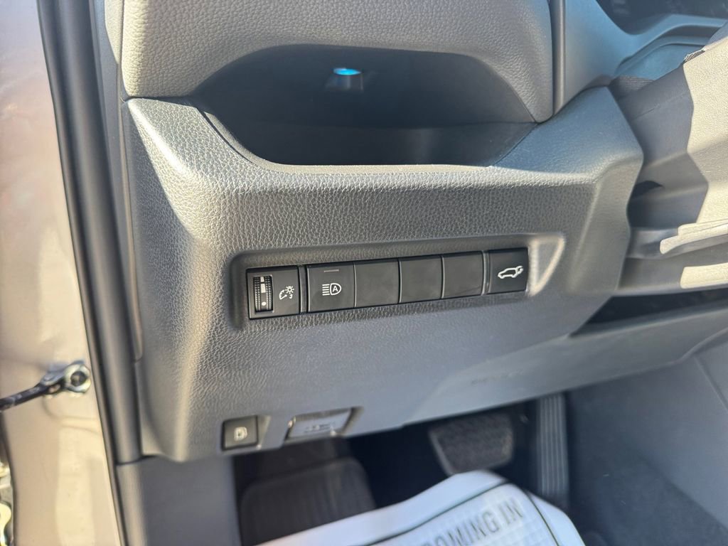 Used 2021 Toyota RAV4 XSE image 32