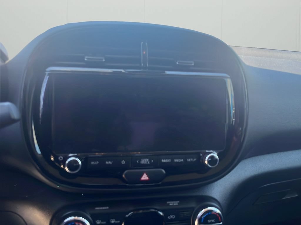 Used 2023 Kia Soul S FWD image 17