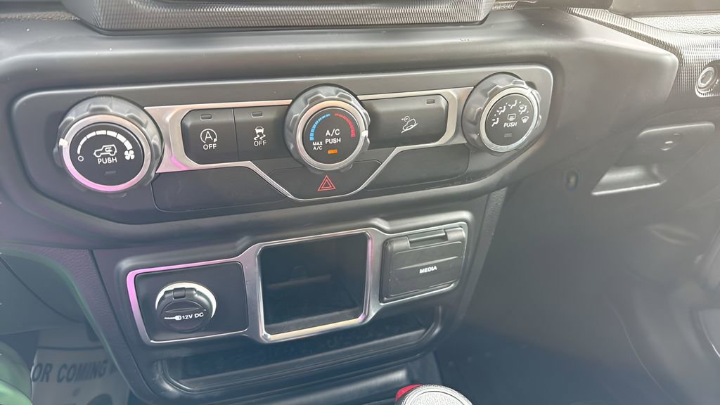 Used 2021 Jeep Wrangler Sport image 17