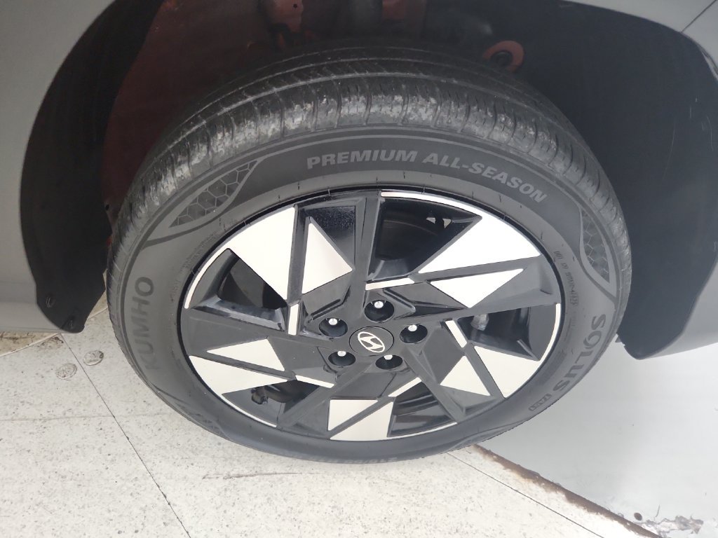 Used 2025 Hyundai Kona SEL AWD/4WD image 36