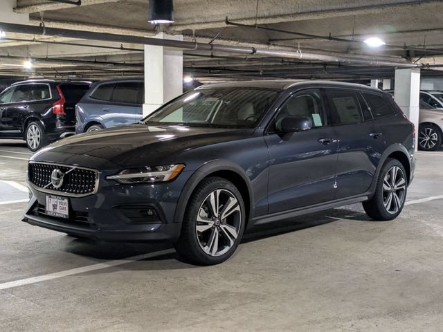 New 2026 Volvo V60 B5 Cross Country Plus w/ Climate Package AWD/4WD image 7