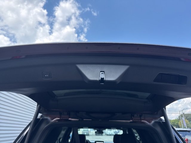 Used 2023 GMC Yukon SLT image 34