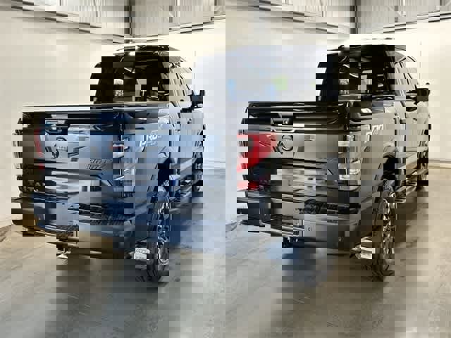 Used 2021 Nissan Titan PRO-4X w/ Pro-4x Convenience Package image 35