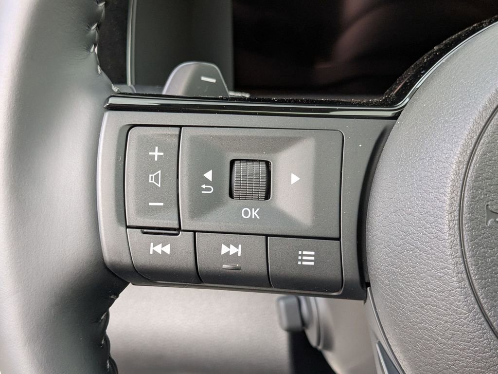 New 2025 Nissan Pathfinder Platinum w/ Cargo Package image 16