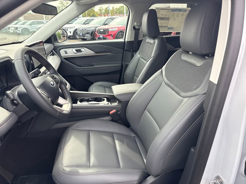New 2026 Ford Explorer Active image 17