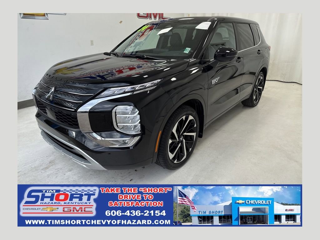 Used 2024 Mitsubishi Outlander SE image 1