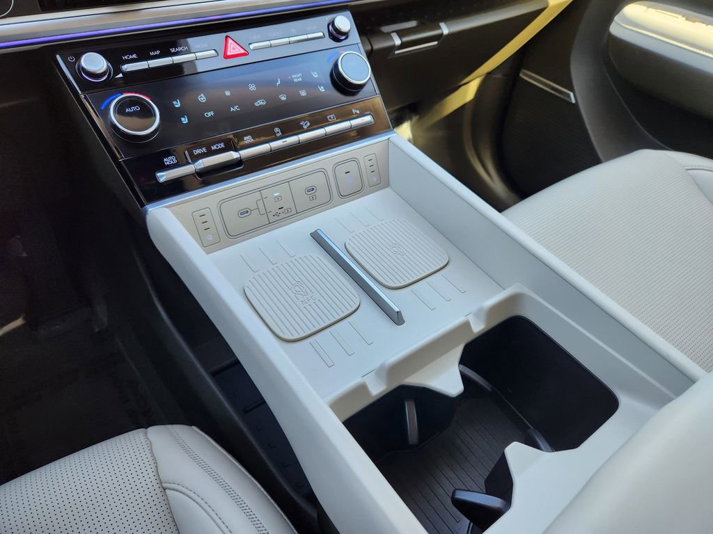 Used 2025 Hyundai Santa Fe Calligraphy image 17