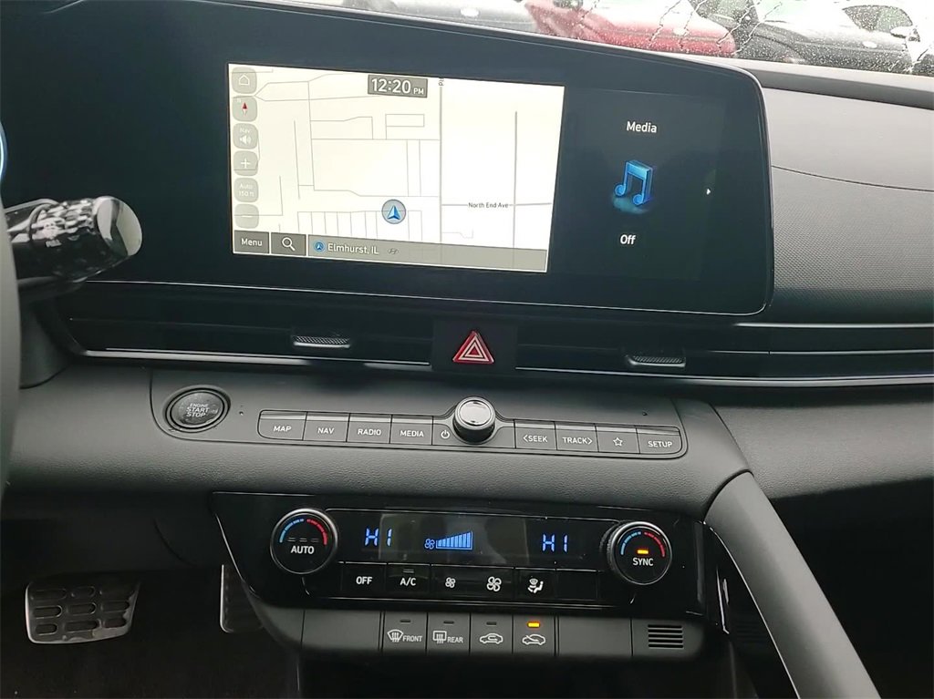 Used 2025 Hyundai Elantra SEL w/ Cargo Package image 29