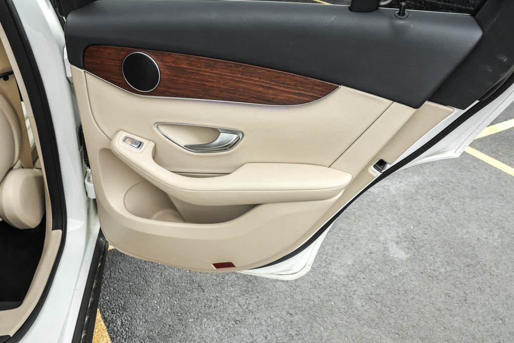 Used 2022 Mercedes-Benz GLC 300 4MATIC image 30