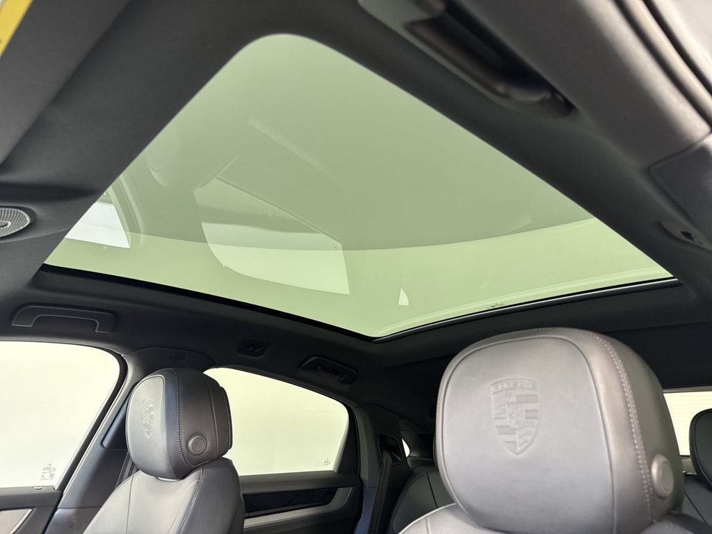 New 2026 Porsche Cayenne Coupe AWD/4WD image 41