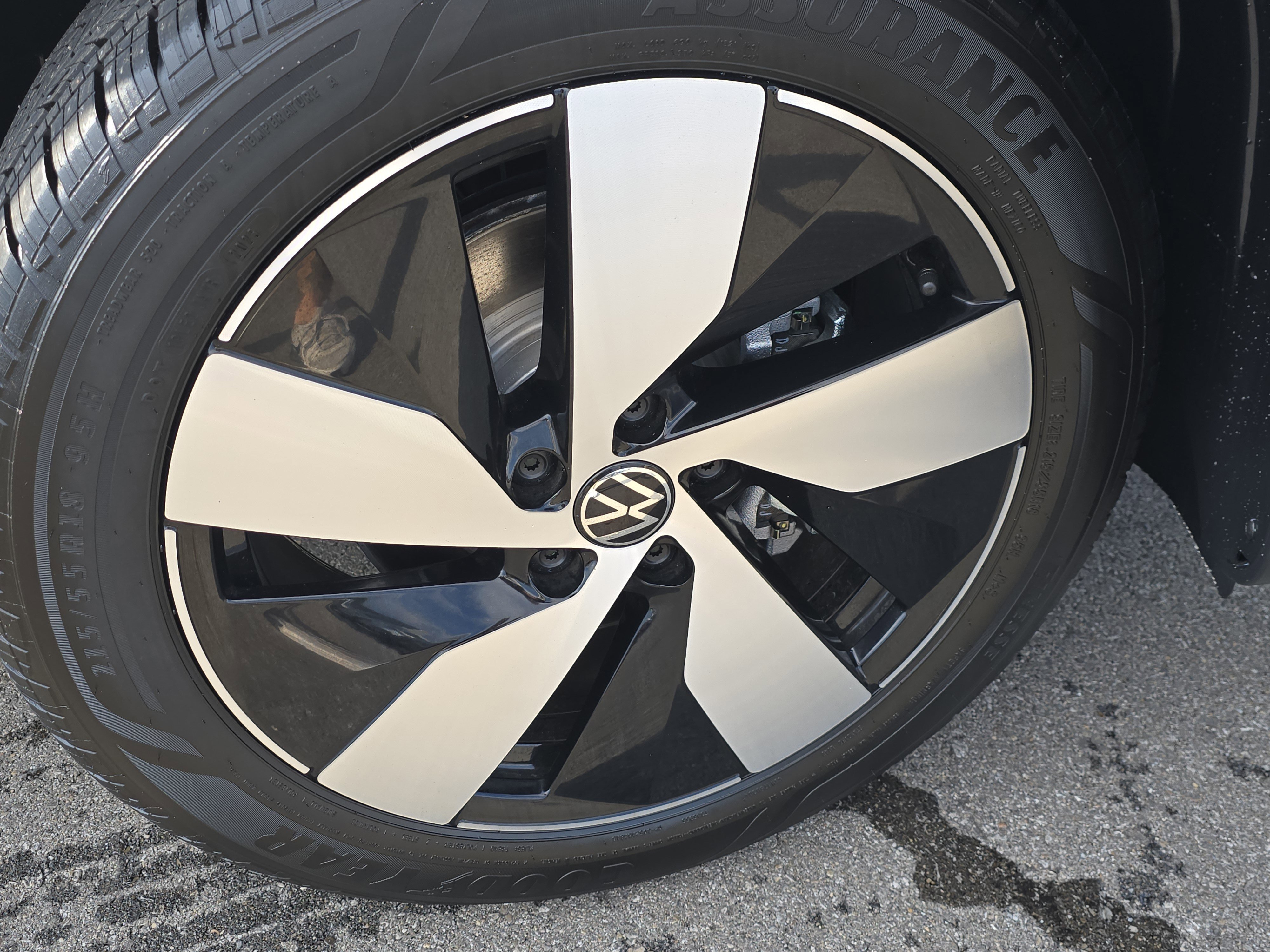 New 2025 Volkswagen Taos S image 11