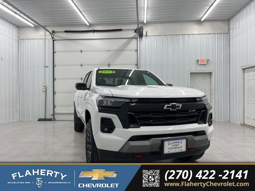 Used 2024 Chevrolet Colorado Z71 w/ Z71 Convenience Package 2