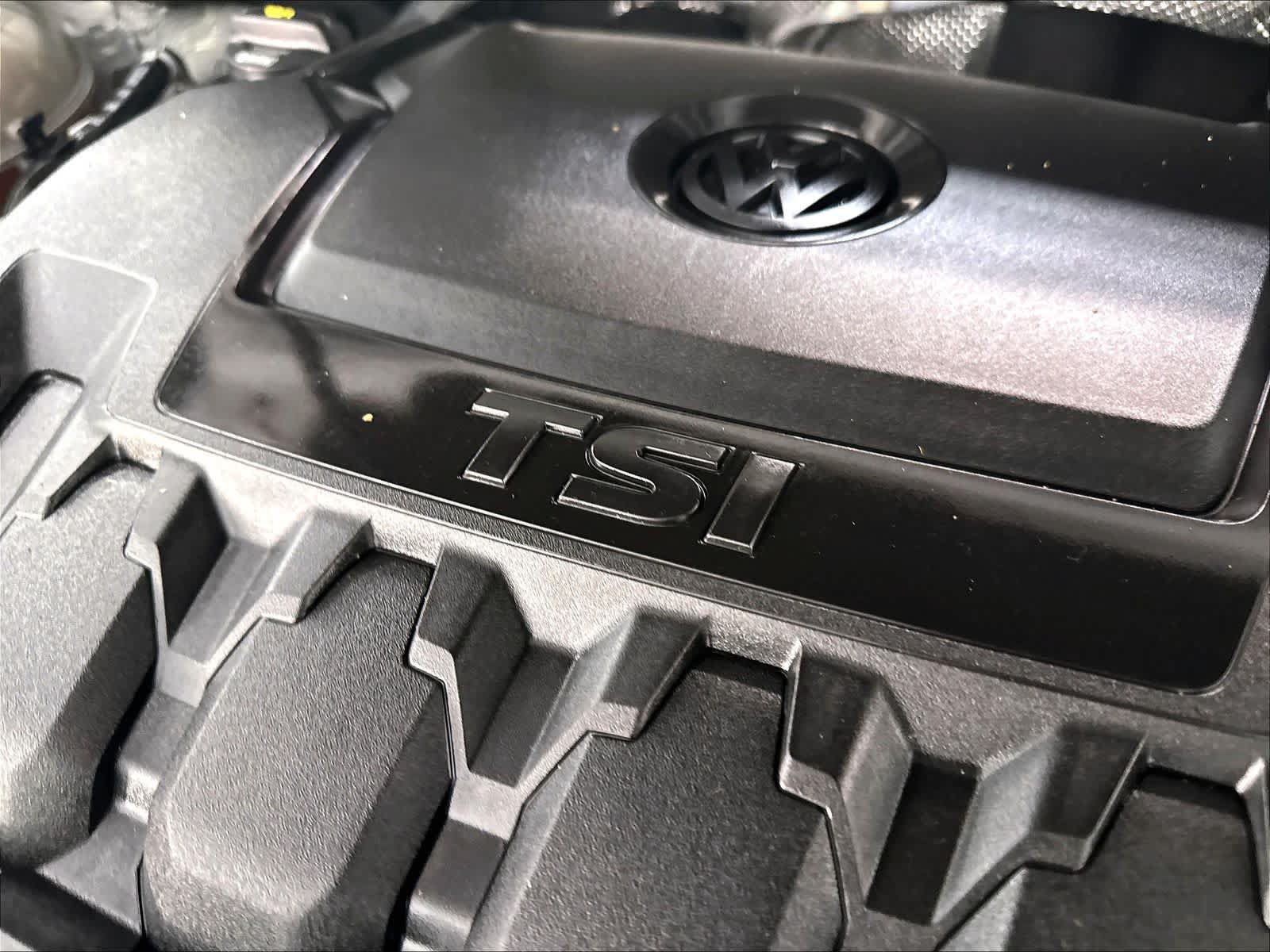 Used 2018 Volkswagen Tiguan SE AWD/4WD image 34