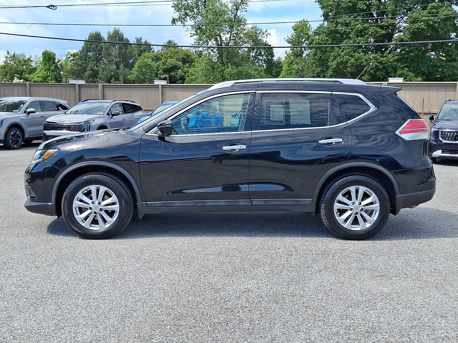 Used 2016 Nissan Rogue SV w/ SV Premium Package FWD image 8