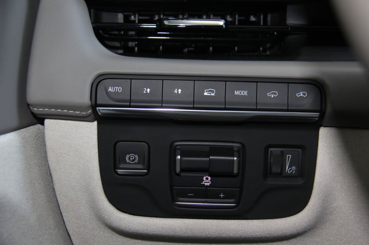 Used 2023 Cadillac Escalade ESV Sport Platinum AWD/4WD image 20