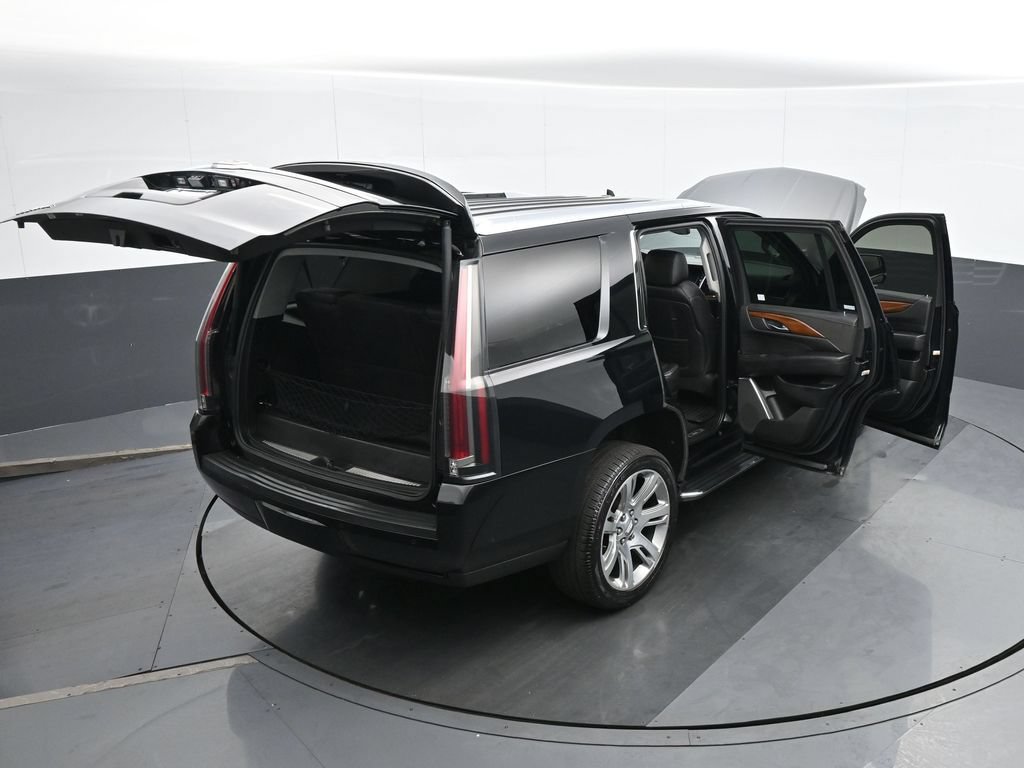 Used 2019 Cadillac Escalade Luxury AWD/4WD image 40