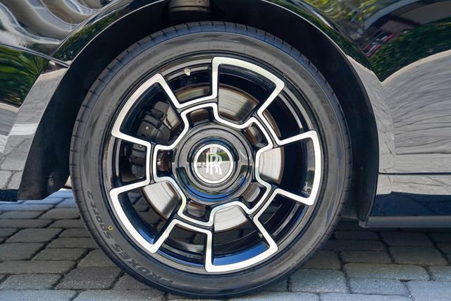 Used 2018 Rolls-Royce Dawn image 29