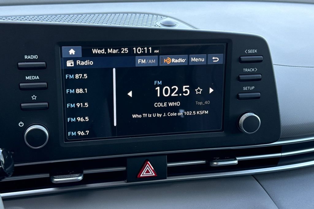 Used 2025 Hyundai Elantra Sport image 15