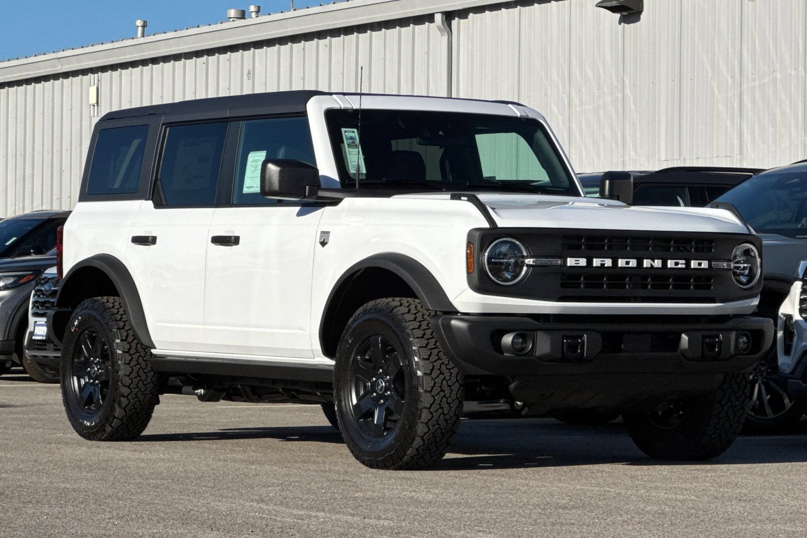 New 2025 Ford Bronco Big Bend w/ Black Diamond Package