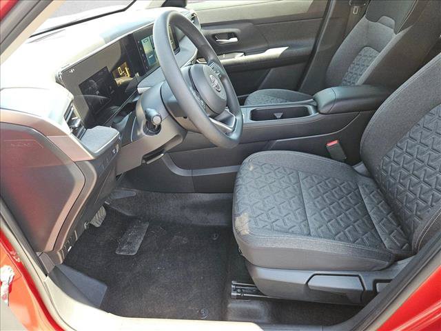 Certified 2025 Nissan Kicks SV FWD image 19