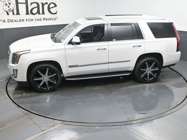 Used 2017 Cadillac Escalade Premium Luxury image 59