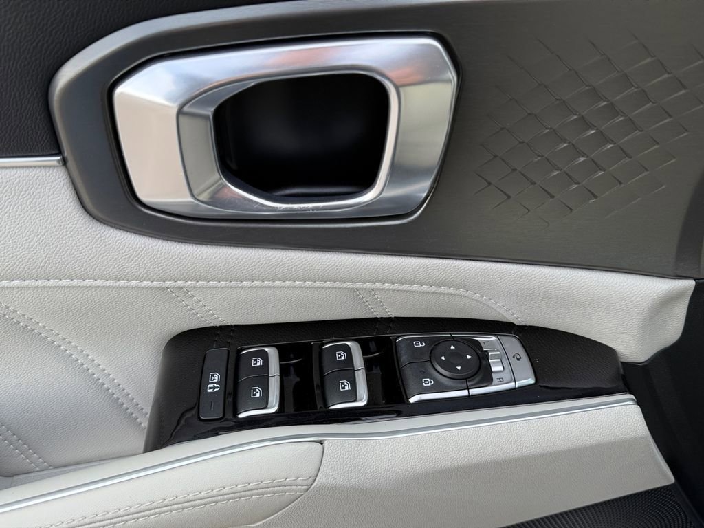 Certified 2023 Kia Sorento SX image 11