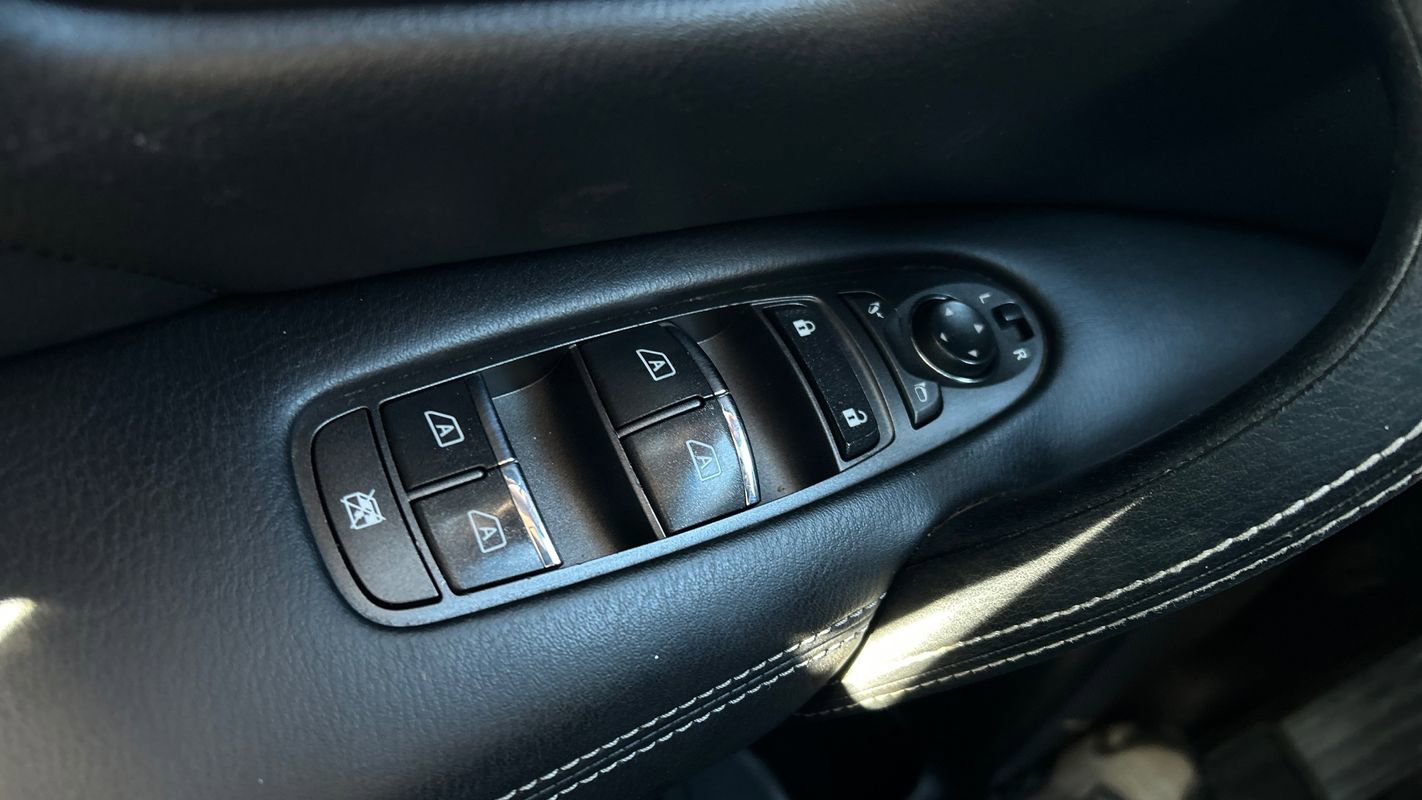 Used 2016 INFINITI QX80 4WD w/ Deluxe Technology Package image 37