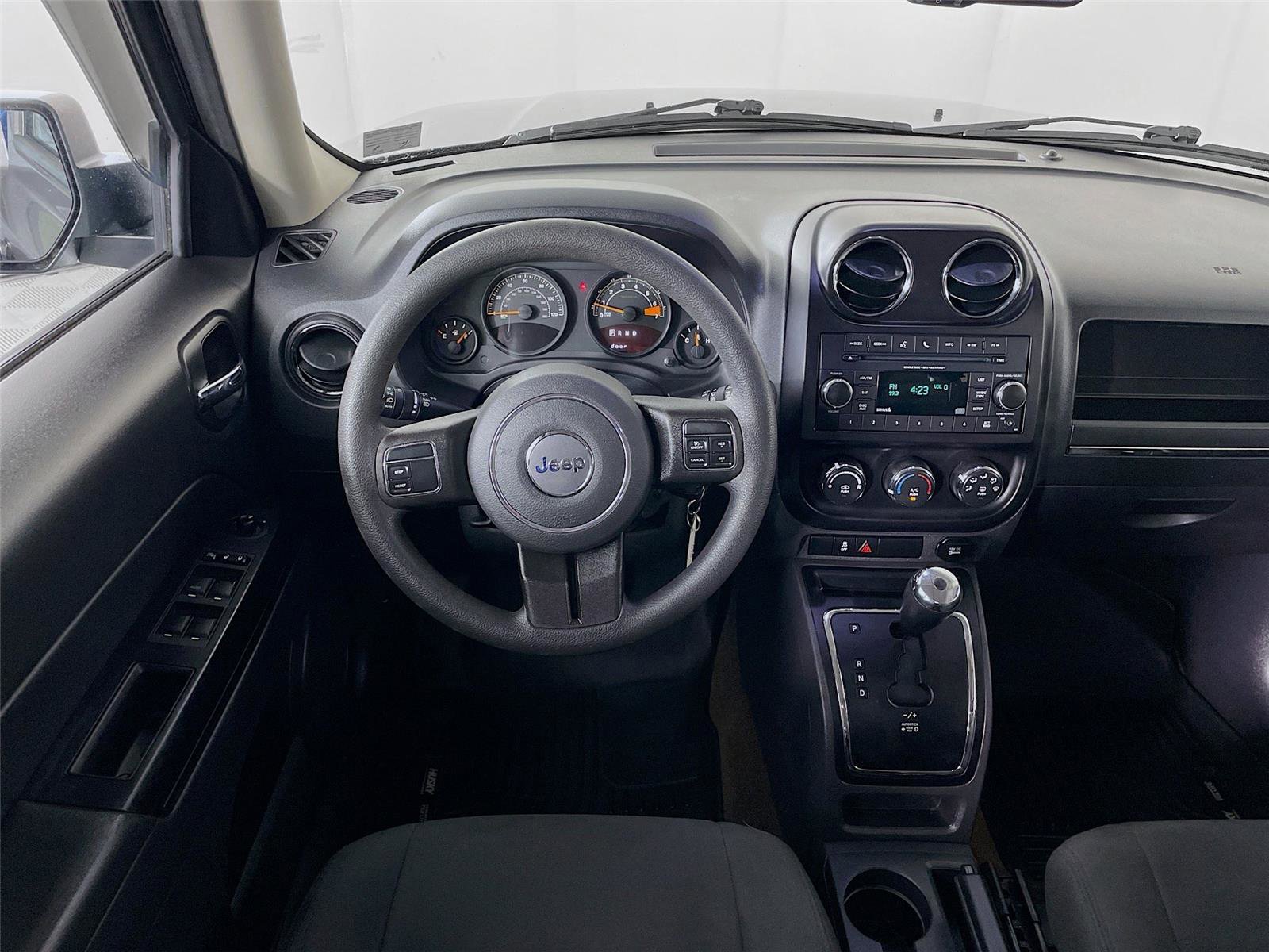 Used 2017 Jeep Patriot Sport w/ Power Value Group AWD/4WD image 21