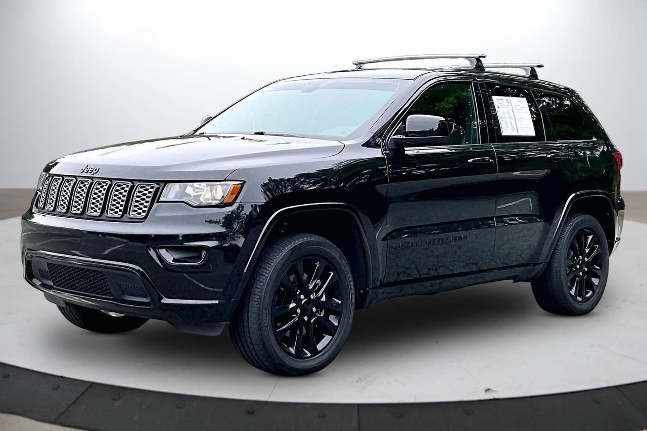 Used 2022 Jeep Grand Cherokee Laredo X AWD/4WD image 4