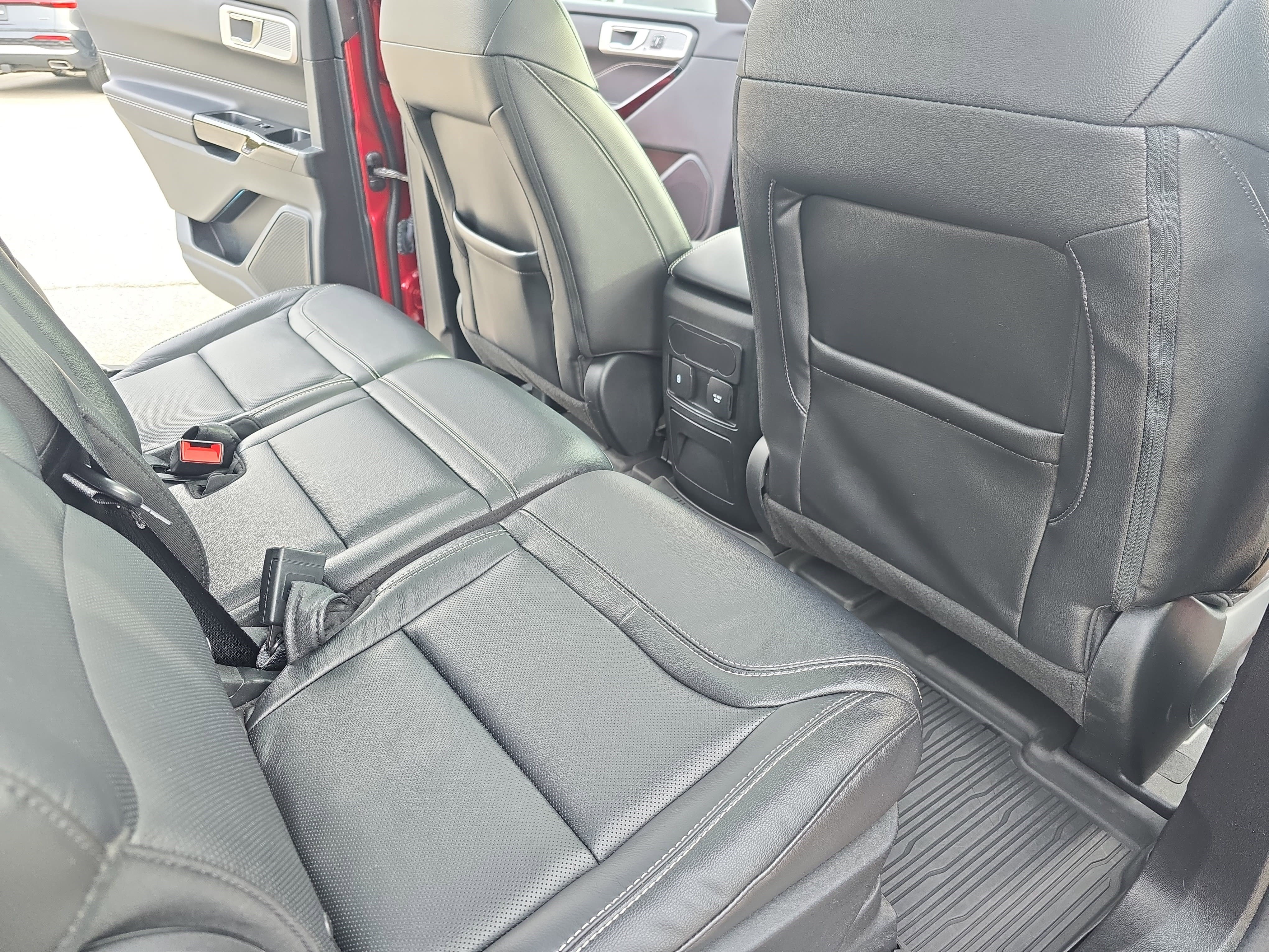 Used 2022 Ford Explorer ST w/ Equipment Group 401A image 11