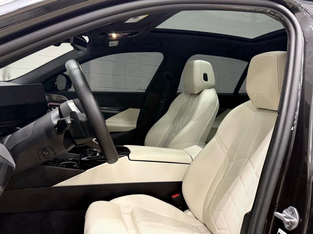 Used 2025 BMW i5 xDrive40 w/ M Sport Package image 38