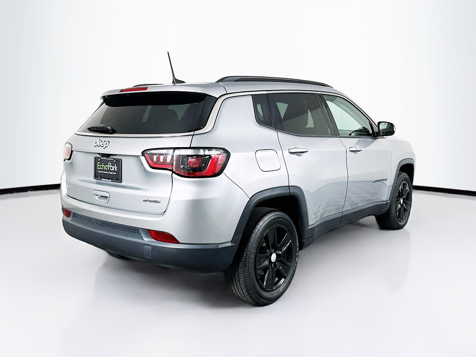 Used 2022 Jeep Compass Latitude w/ Convenience Group AWD/4WD image 9