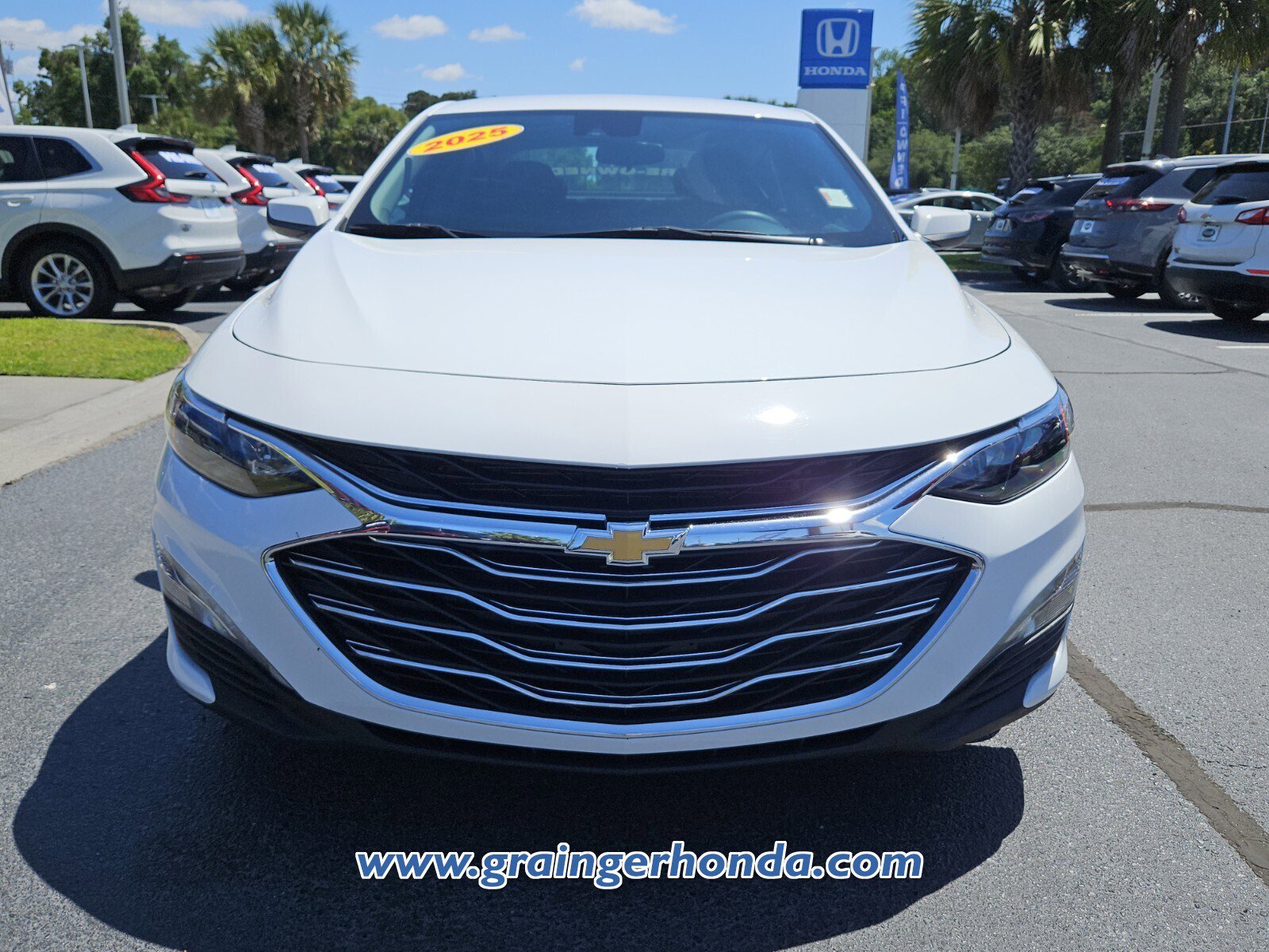 Used 2025 Chevrolet Malibu LT FWD image 8