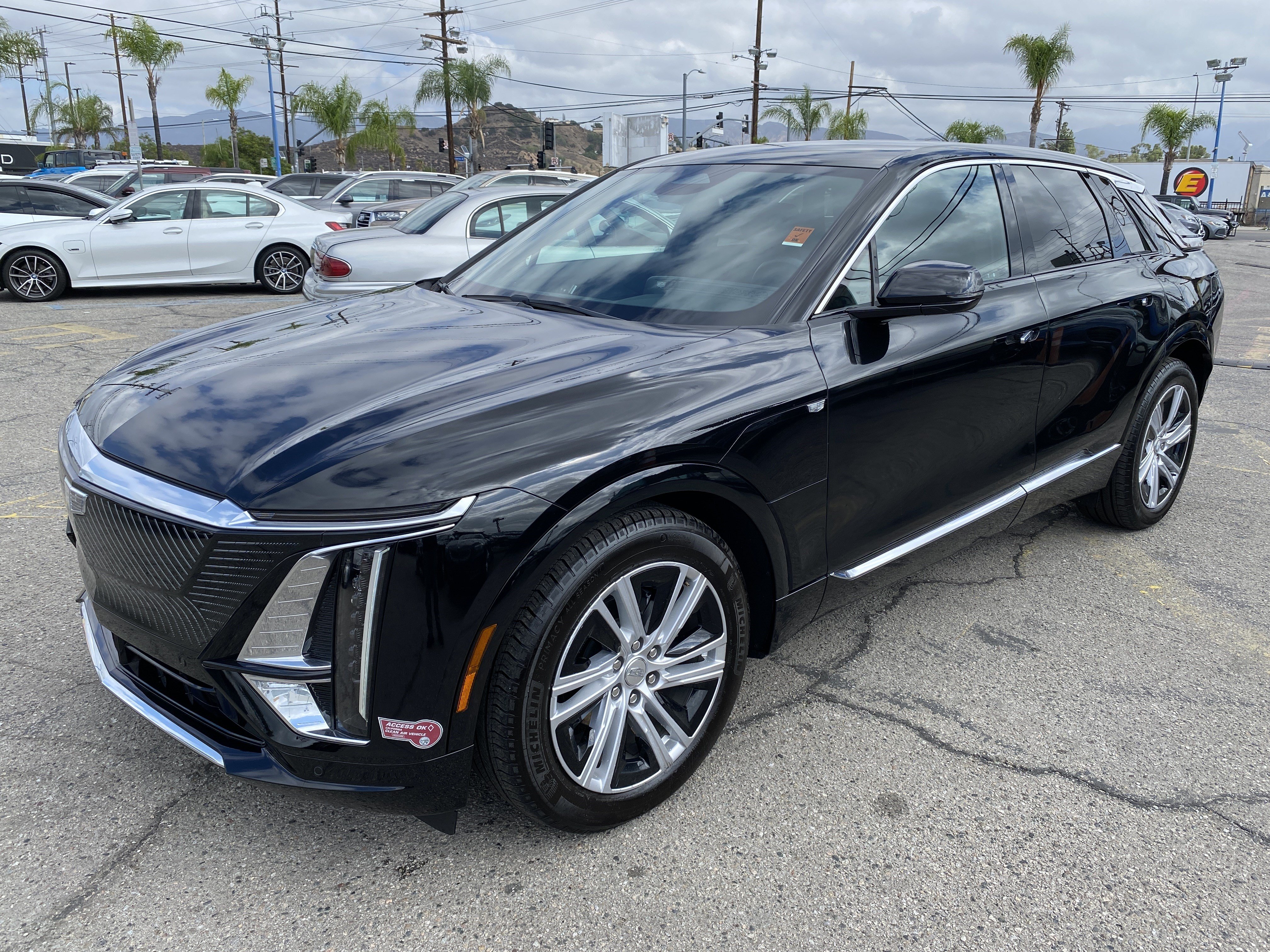 Used 2024 Cadillac Lyriq Tech RWD image 2