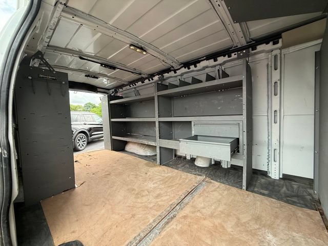 Used 2017 GMC Savana 3500 Extended RWD image 26