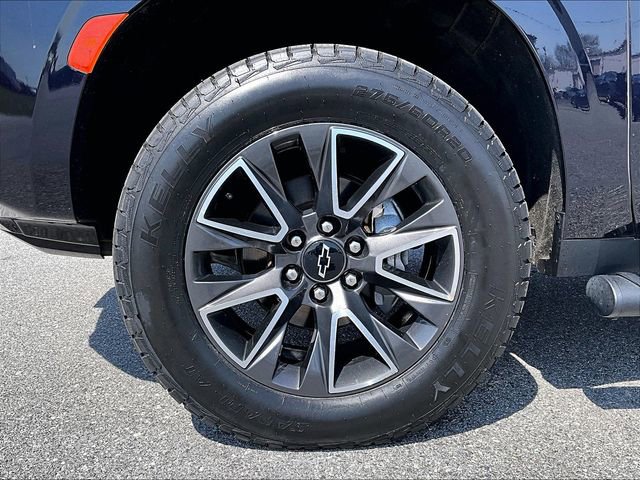 Used 2023 Chevrolet Suburban Z71 w/ Z71 Off-Road Package AWD/4WD image 7