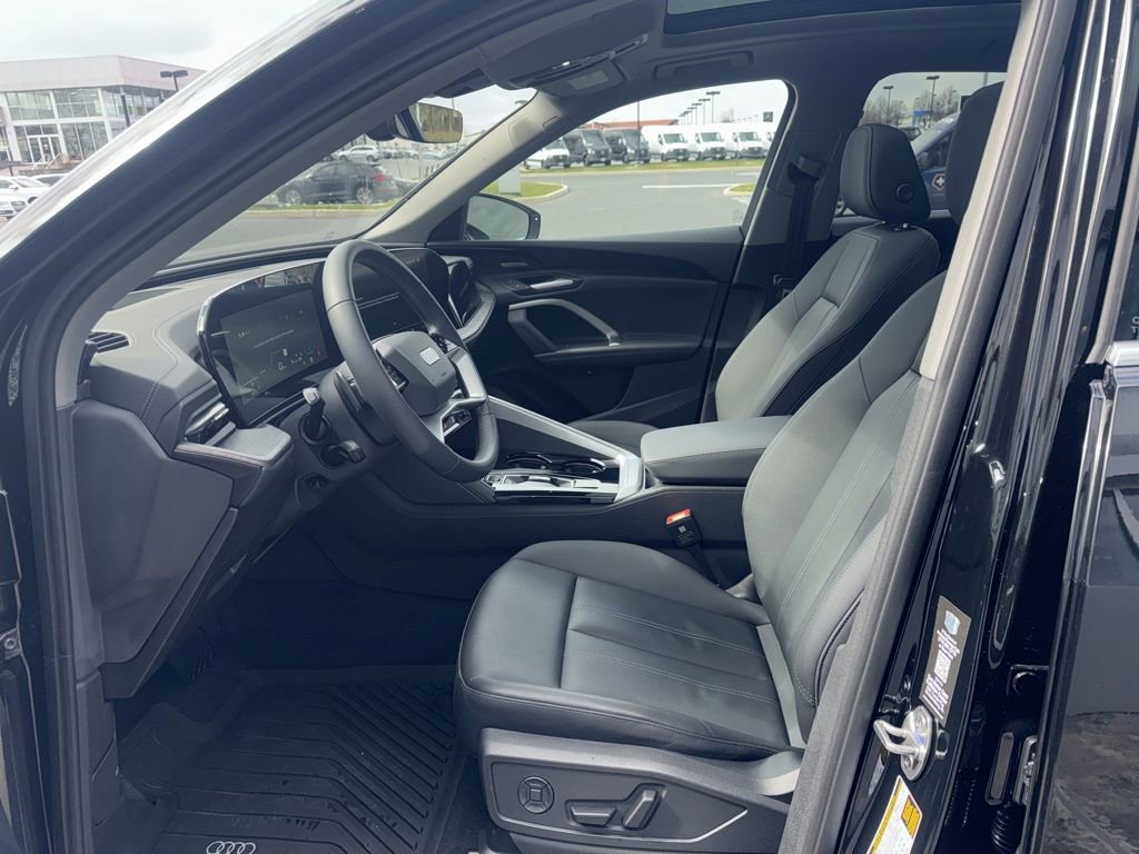 Certified 2025 Audi Q5 2.0T Premium Plus w/ Premium Plus image 23