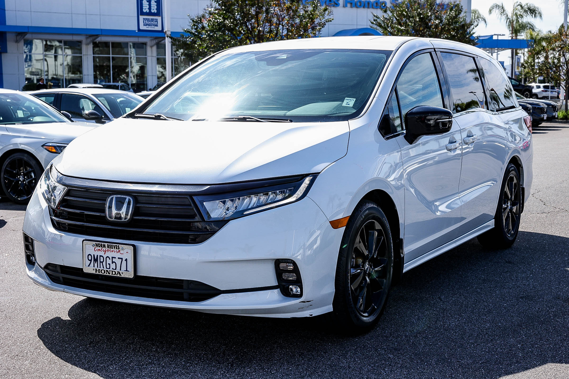 Certified 2024 Honda Odyssey Sport image 3