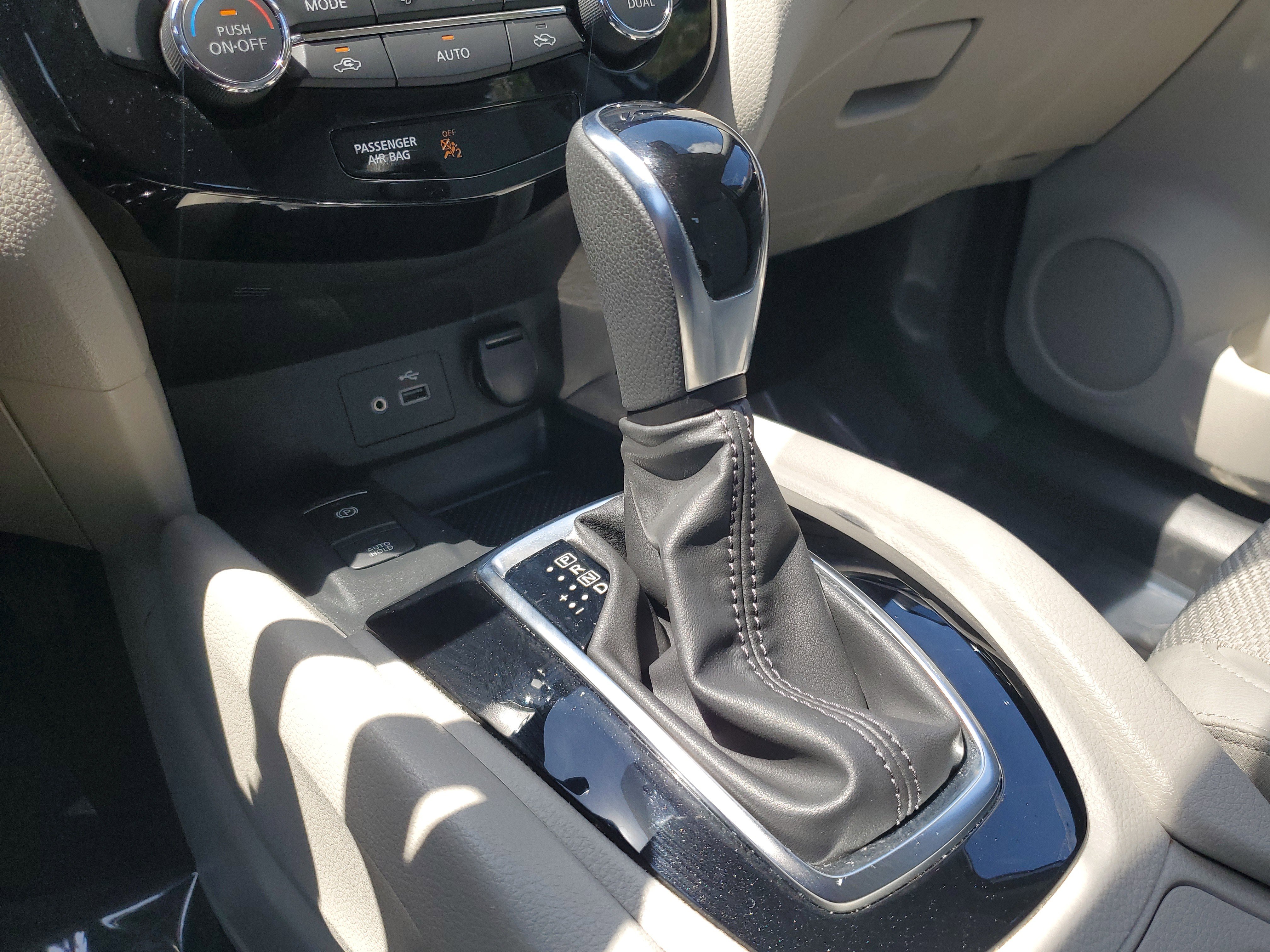 Certified 2022 Nissan Rogue Sport SV w/ Technology Package image 24