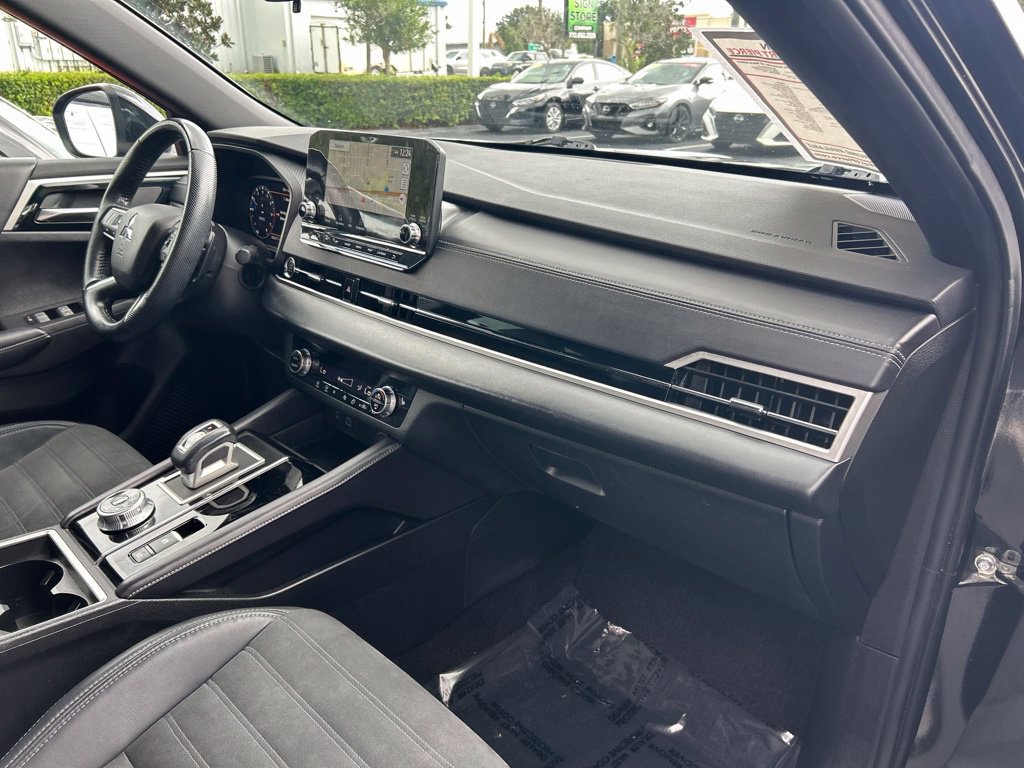Used 2023 Mitsubishi Outlander SE Black Edition AWD/4WD image 42