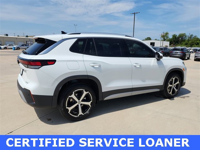 New 2025 Volkswagen Tiguan SE image 2