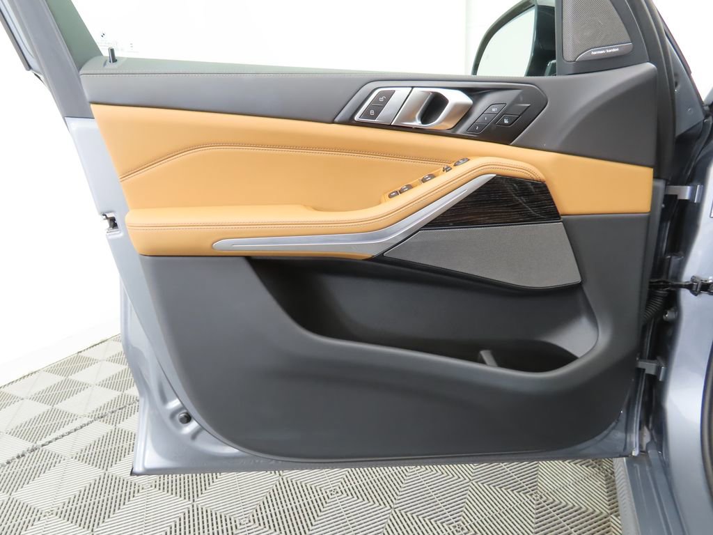 Certified 2024 BMW X5 xDrive40i w/ M Sport Package image 25