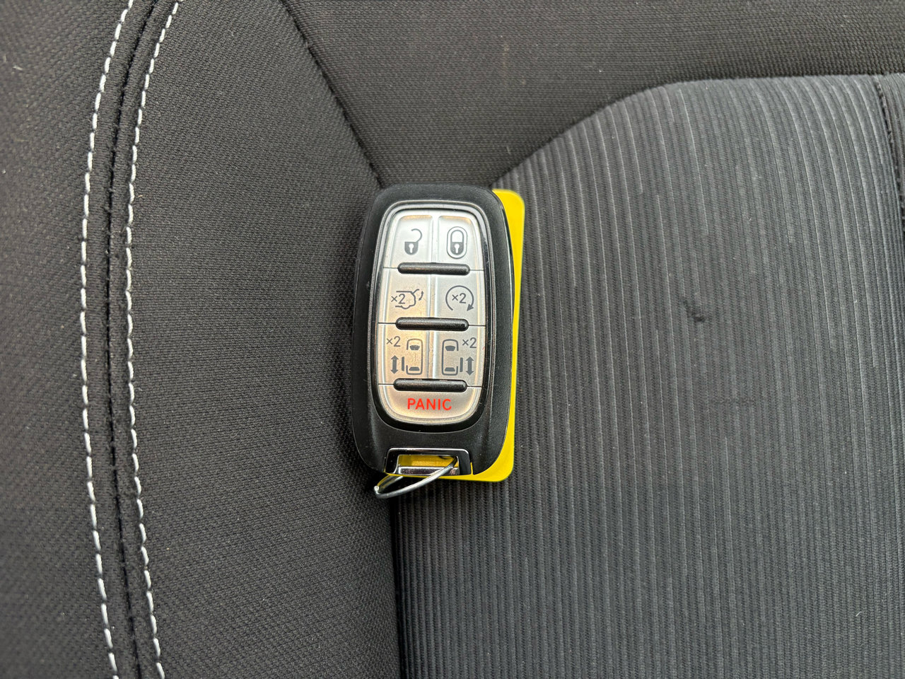 Used 2022 Chrysler Voyager LX image 22