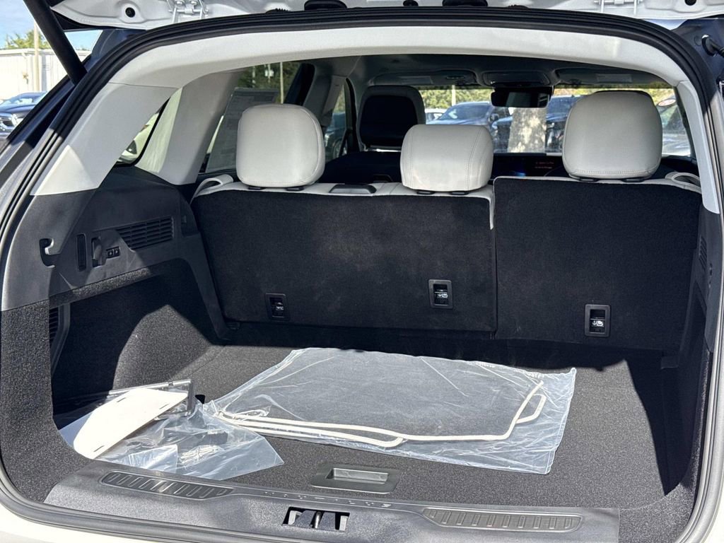 New 2026 Lincoln Nautilus Premier w/ Equipment Group 102A image 11