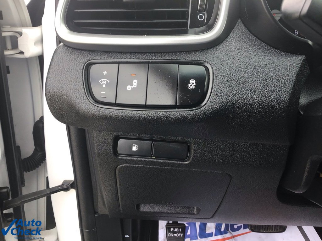 Used 2020 Kia Sorento LX image 36